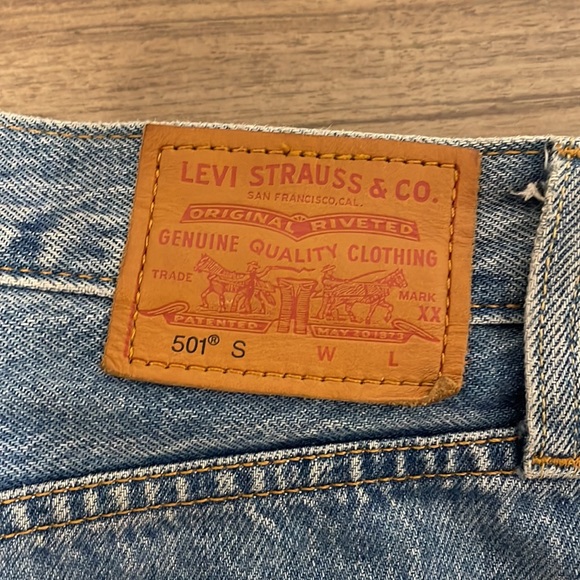 Levi’s 401 distressed denim - Picture 7 of 7